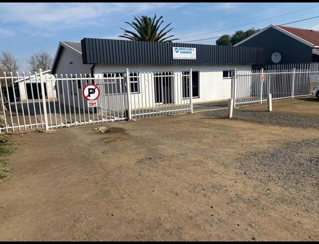 BUSINESS FOR SALE IN QUEENSTOWN CENTRAL